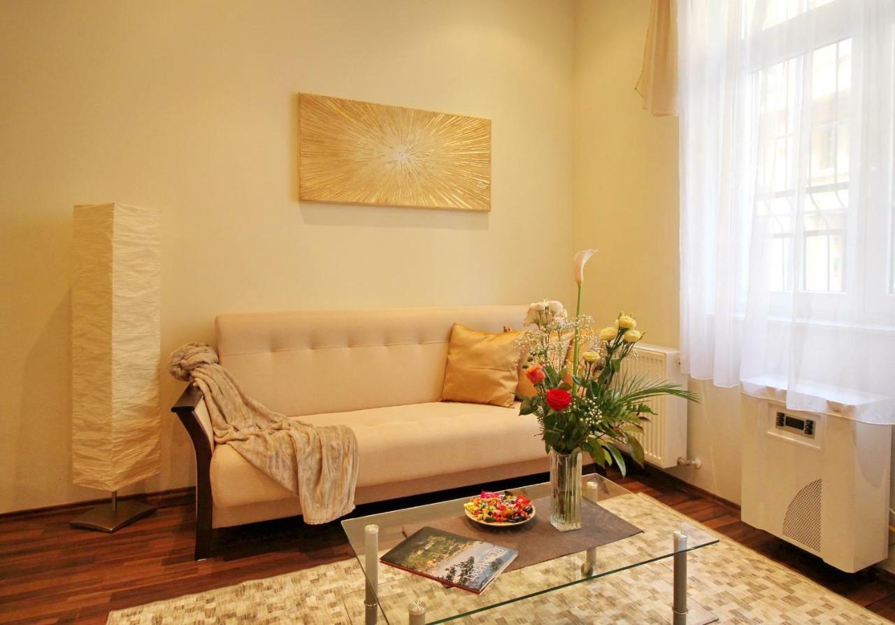 Castle Court Apartment Budapesta Exterior foto